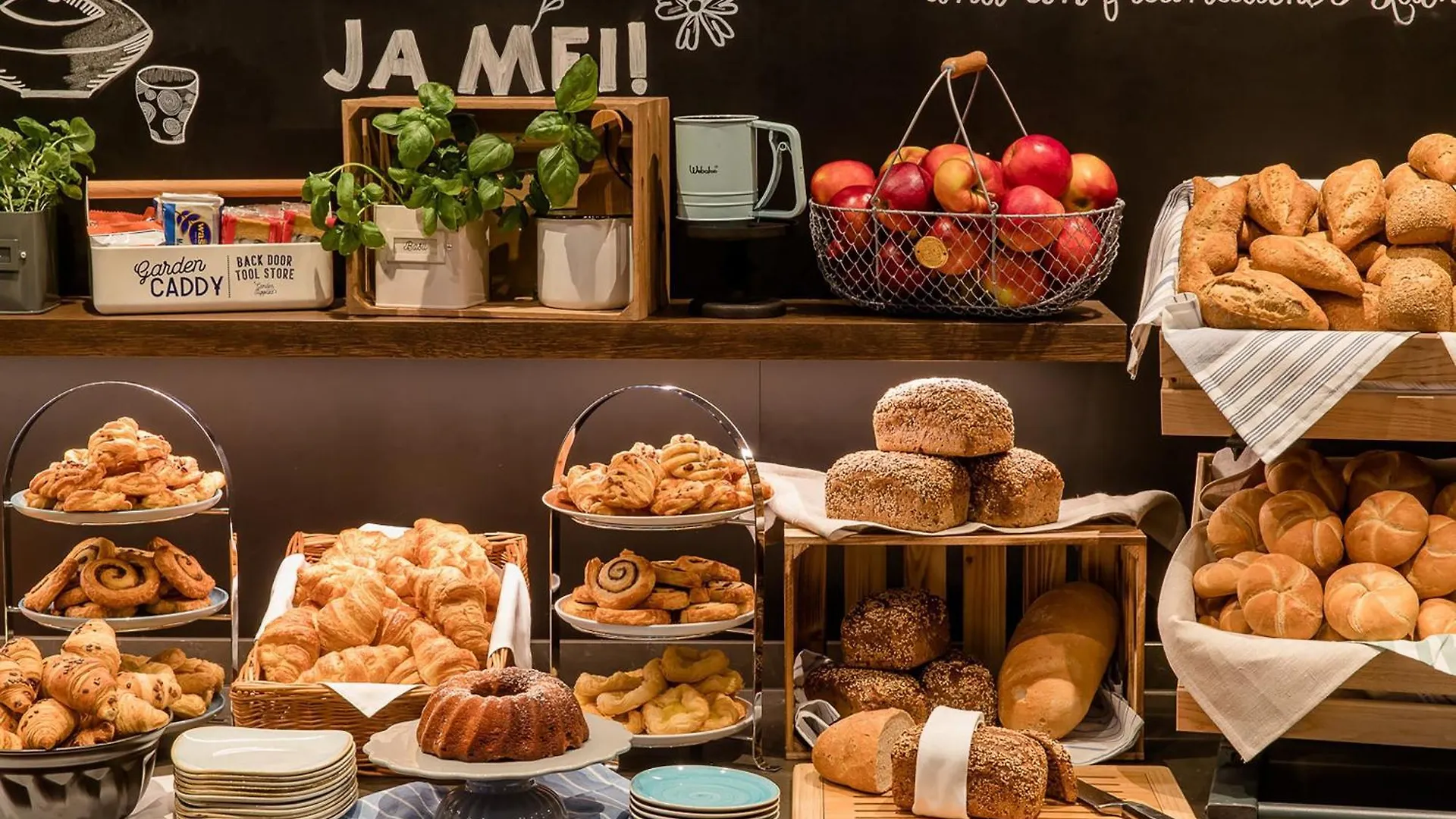 Motel One Koeln-Neumarkt Cologne