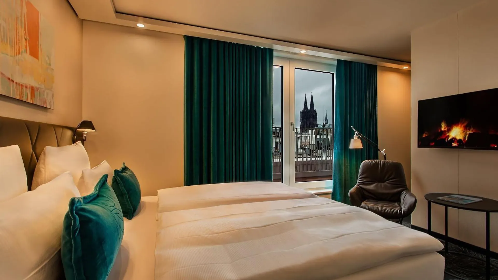 Motel One Köln-Neumarkt
