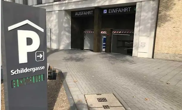 Motel One Köln-Neumarkt 3*,